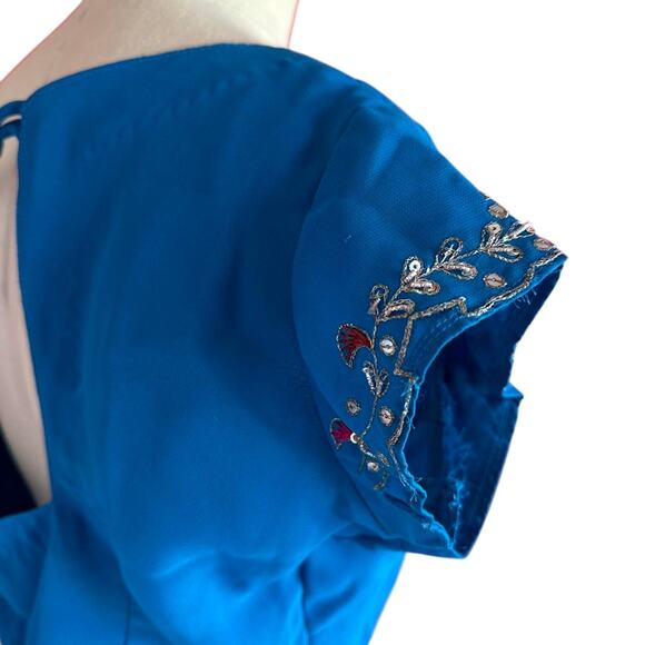 Womens Top Size Medium Blue Handmade Detailed Embroidery Crop Open Back Handsew - Picture 6 of 8